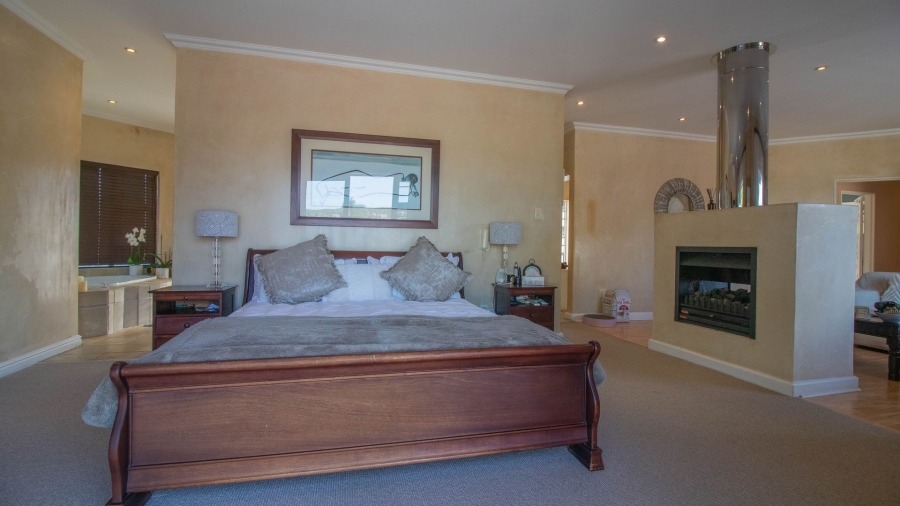 6 Bedroom Property for Sale in Beacon Bay Eastern Cape